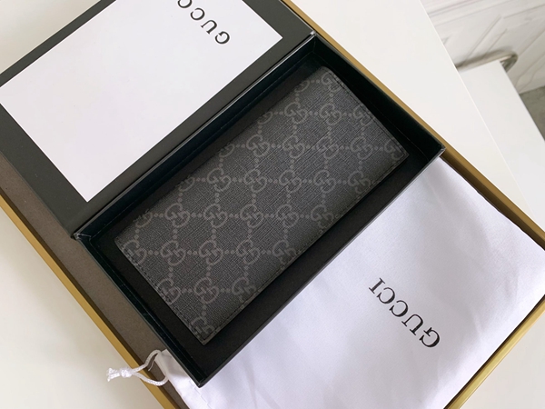 グッチ財布コピー背面デザイン